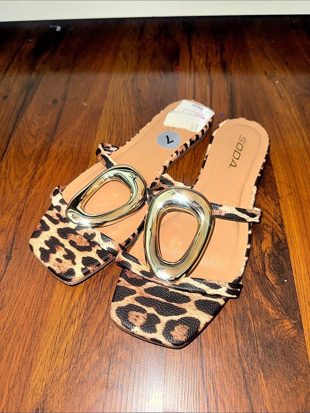 SODA Feng-S Leopard Print Buckle Sandals US 7 NWT